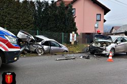 Zderzenie dwóch samochodów...