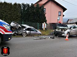 Zderzenie dwóch samochodów…